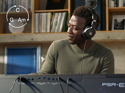 صورة ميزة وظيفة Auto Chord Play في PSR-E483