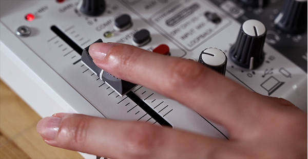 ياماها AG03MK2: تحكم صوتي سريع وبديهي