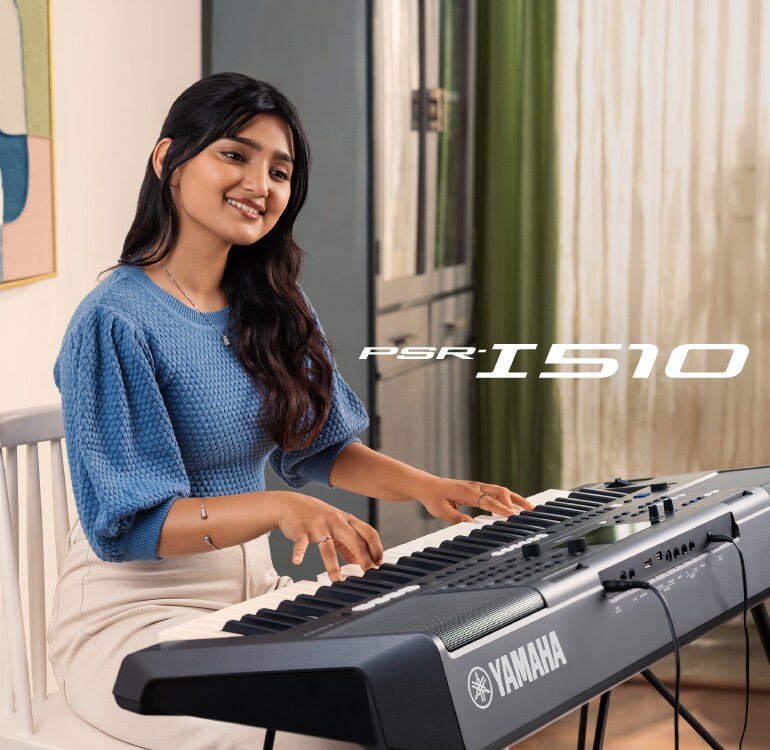 A hobbyist enjoys playing the PSR-I510 at home